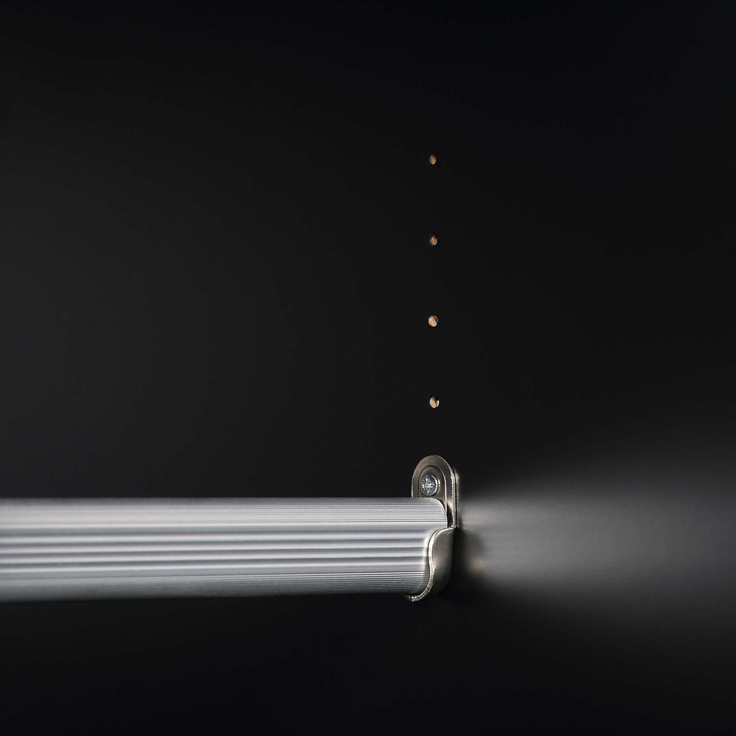 Armoire double striée Richmond avec tiroir, noir mat