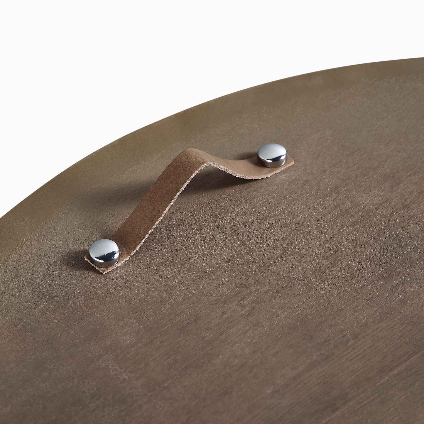 Table basse ronde en chêne Maru avec rangement, chêne argenté