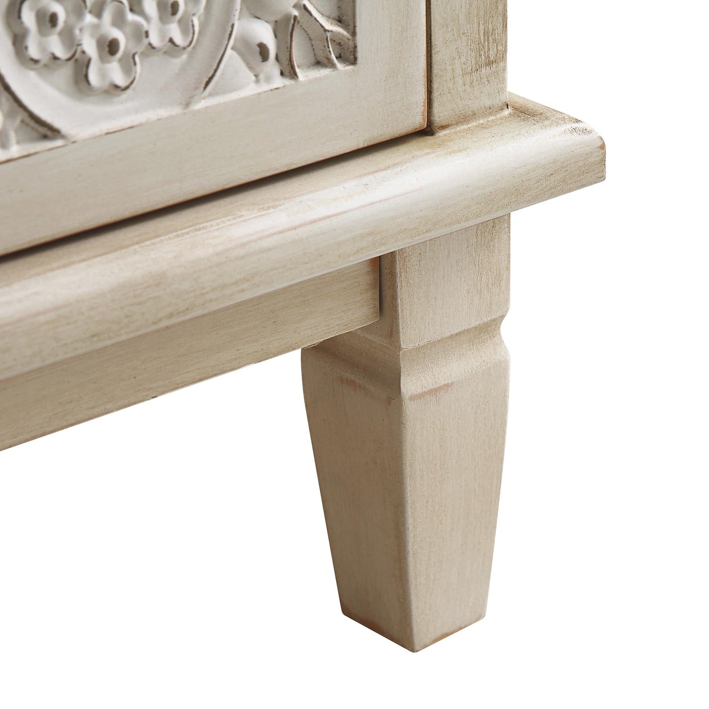 Commode 3 tiroirs sur 4 sculptée blanchie à la chaux de Chantilly