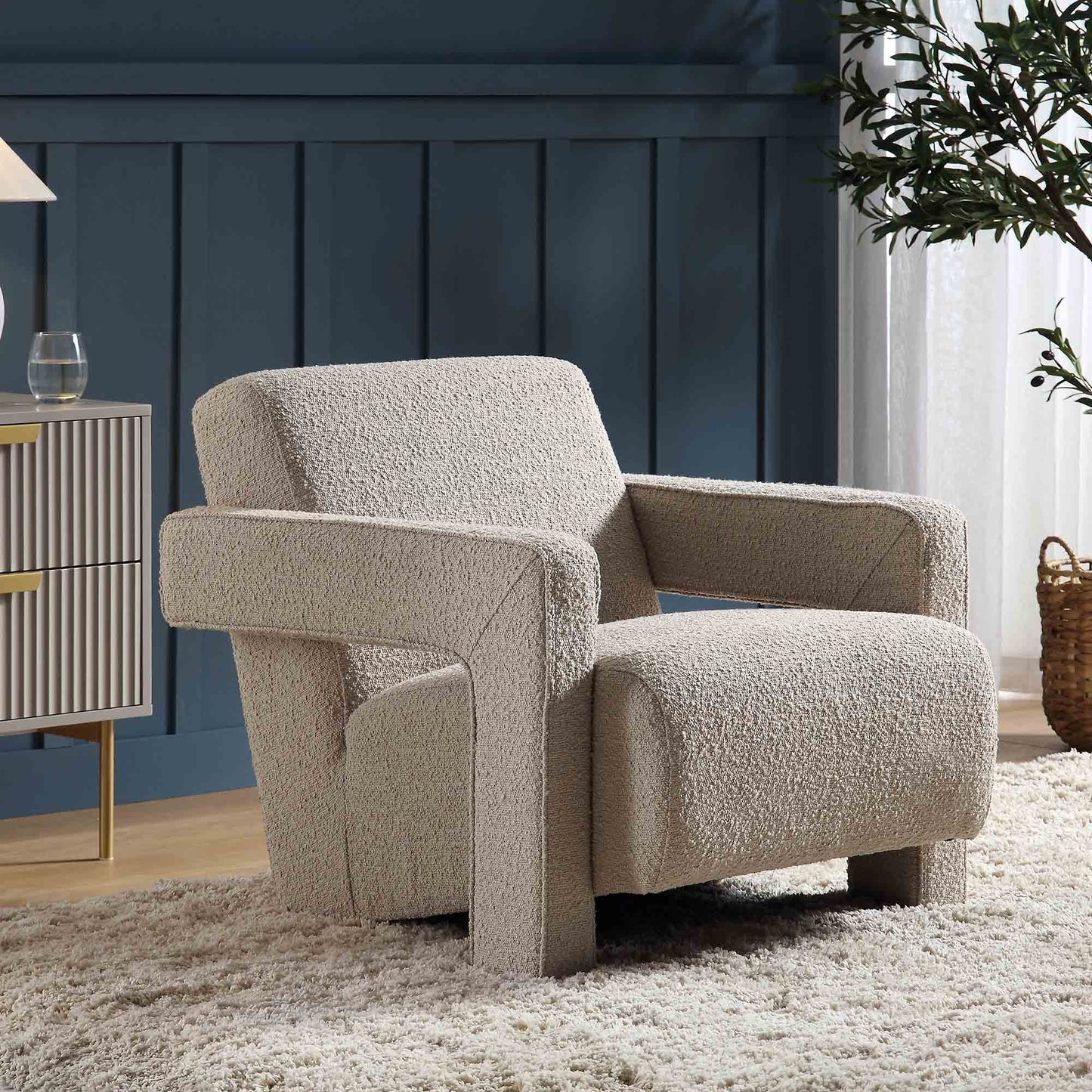 Fauteuil sculptural Brompton, boucle taupe