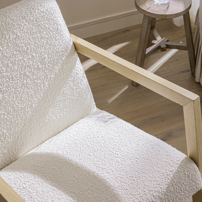 Fauteuil à bascule Fyne Ecru Boucle en chêne naturel