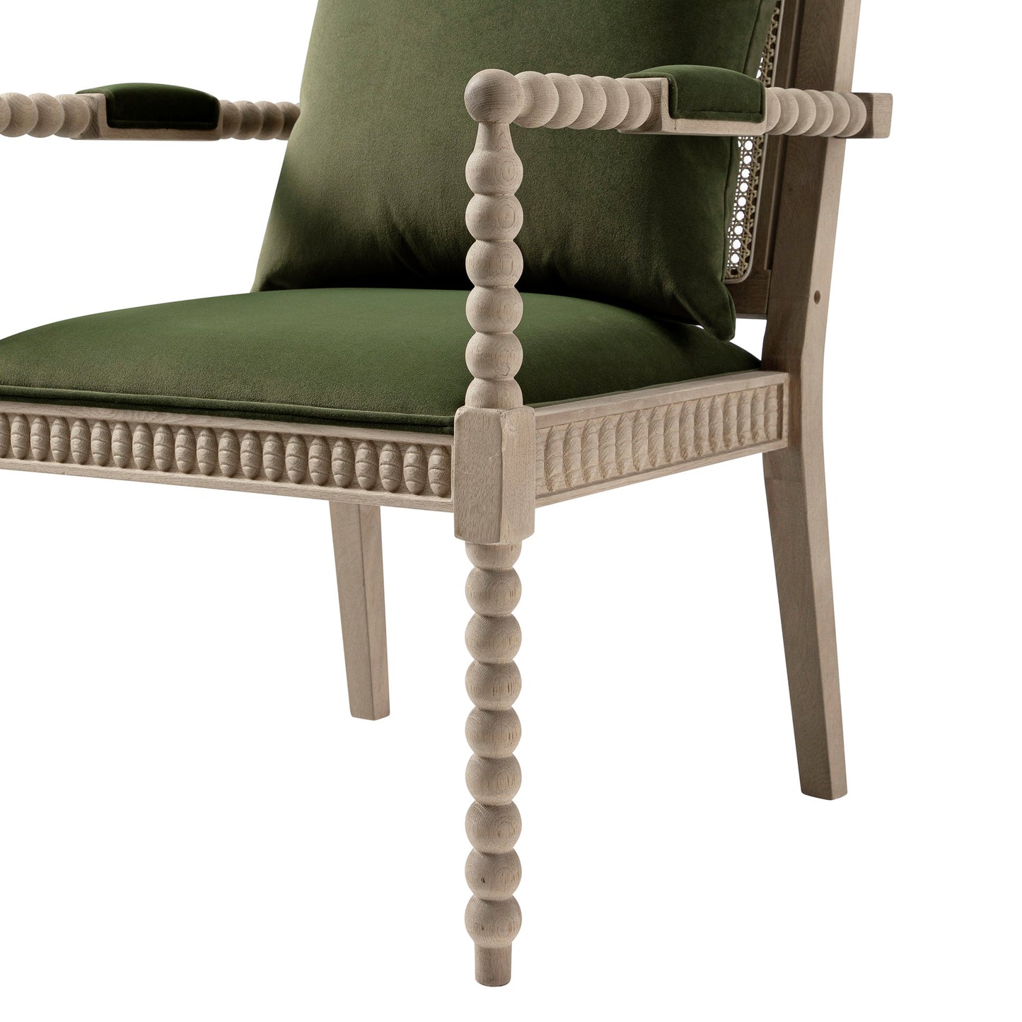 Fauteuil Hemingford en velours vert mousse et chêne lavé aux bobines