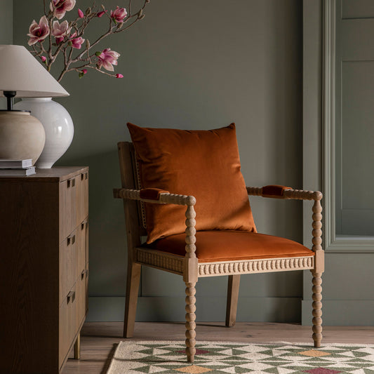 Fauteuil Hemingford en velours rouille et chêne lavé aux bobines