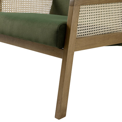 Fauteuil en rotin Fyne en velours vert mousse avec cadre en noyer clair