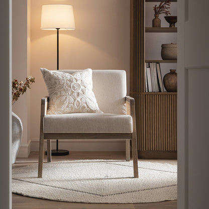 Fauteuil en rotin avec cadre en chêne patiné et tissu avoine Fyne