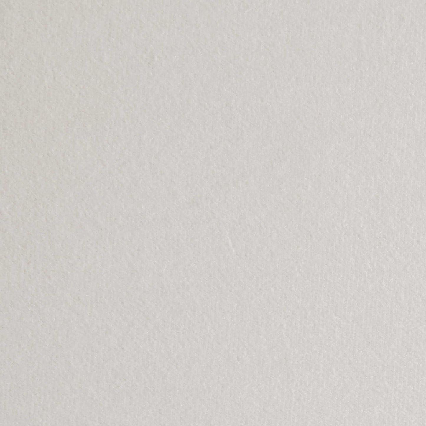 Canapé 3 places Brigette en velours beige avec pieds à roulettes en laiton antique