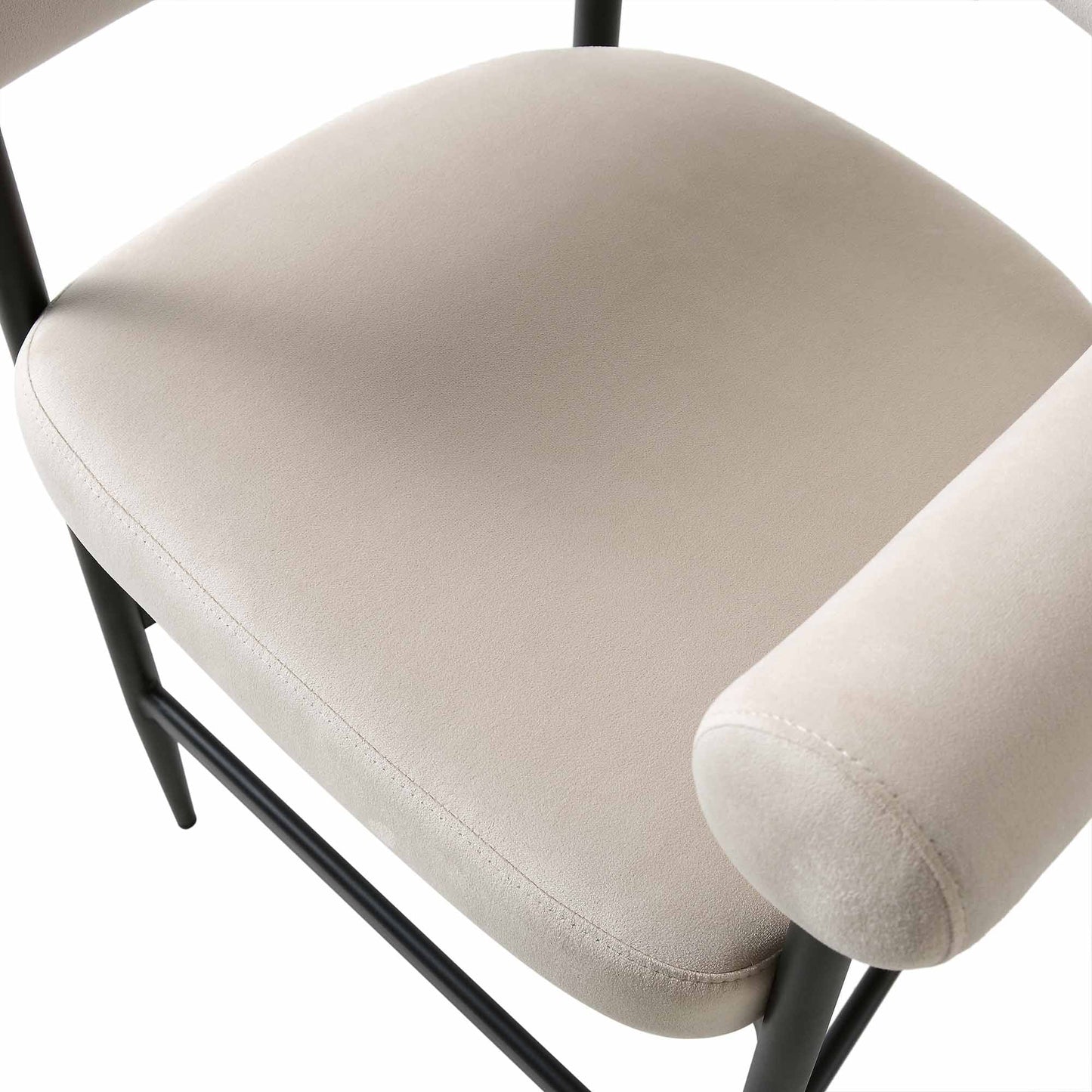 Tabouret de bar Fulbourn en velours champagne avec pieds noirs