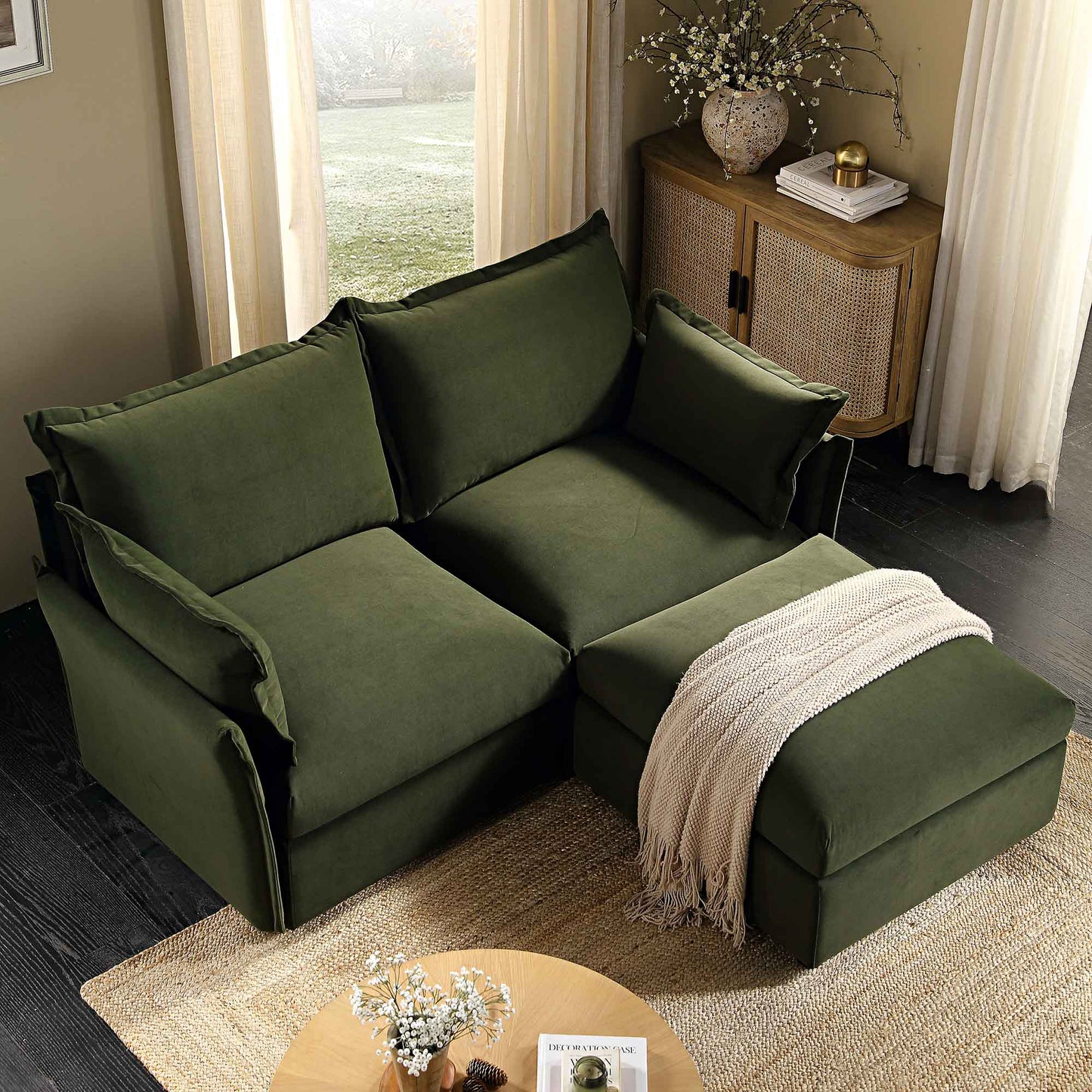 Canapé modulaire Byron Pillow Edge en velours vert mousse, méridienne 2 places
