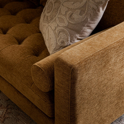 Canapé d'angle 5 places Henrietta, chenille miel épicé