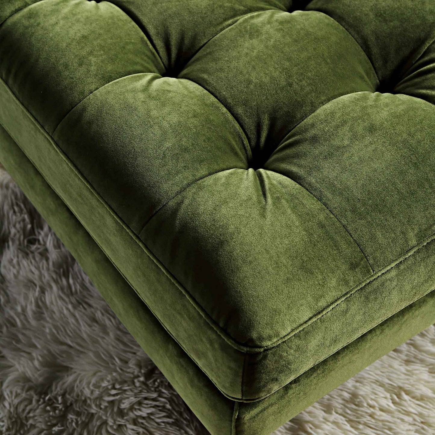 Pouf Henrietta, velours vert mousse