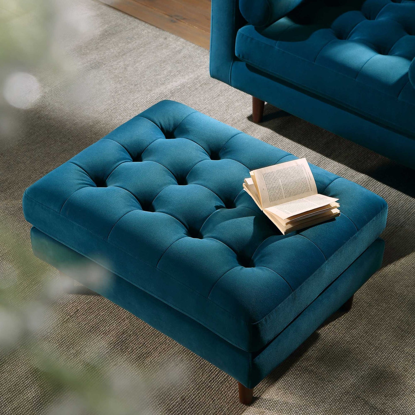 Pouf Henrietta, velours bleu sarcelle