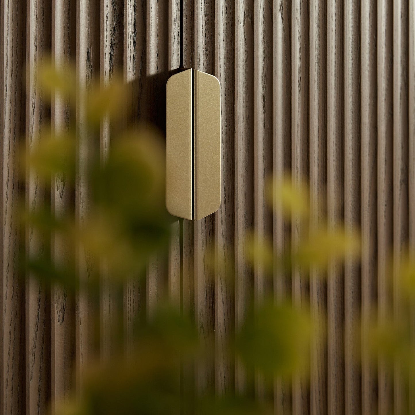 Meuble de rangement Richmond Ridged Highboard, frêne foncé