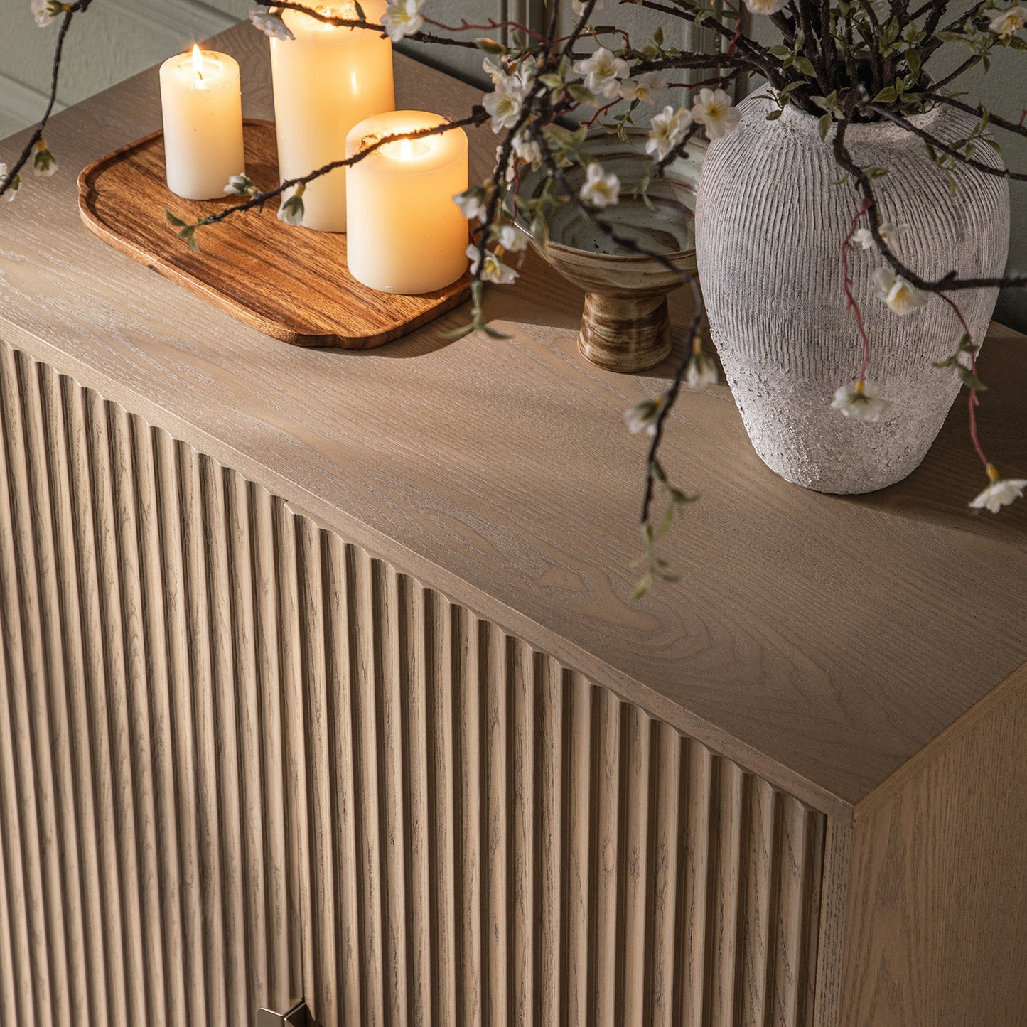 Buffet haut strié Richmond, frêne clair