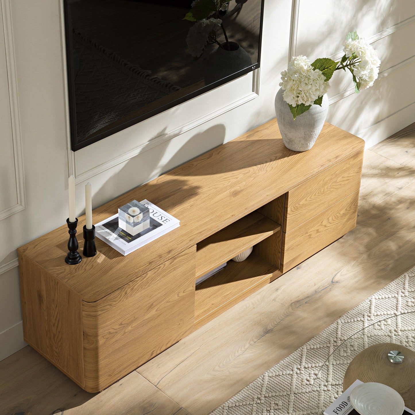 Meuble TV Agnes à bords incurvés, largeur 150 cm, naturel