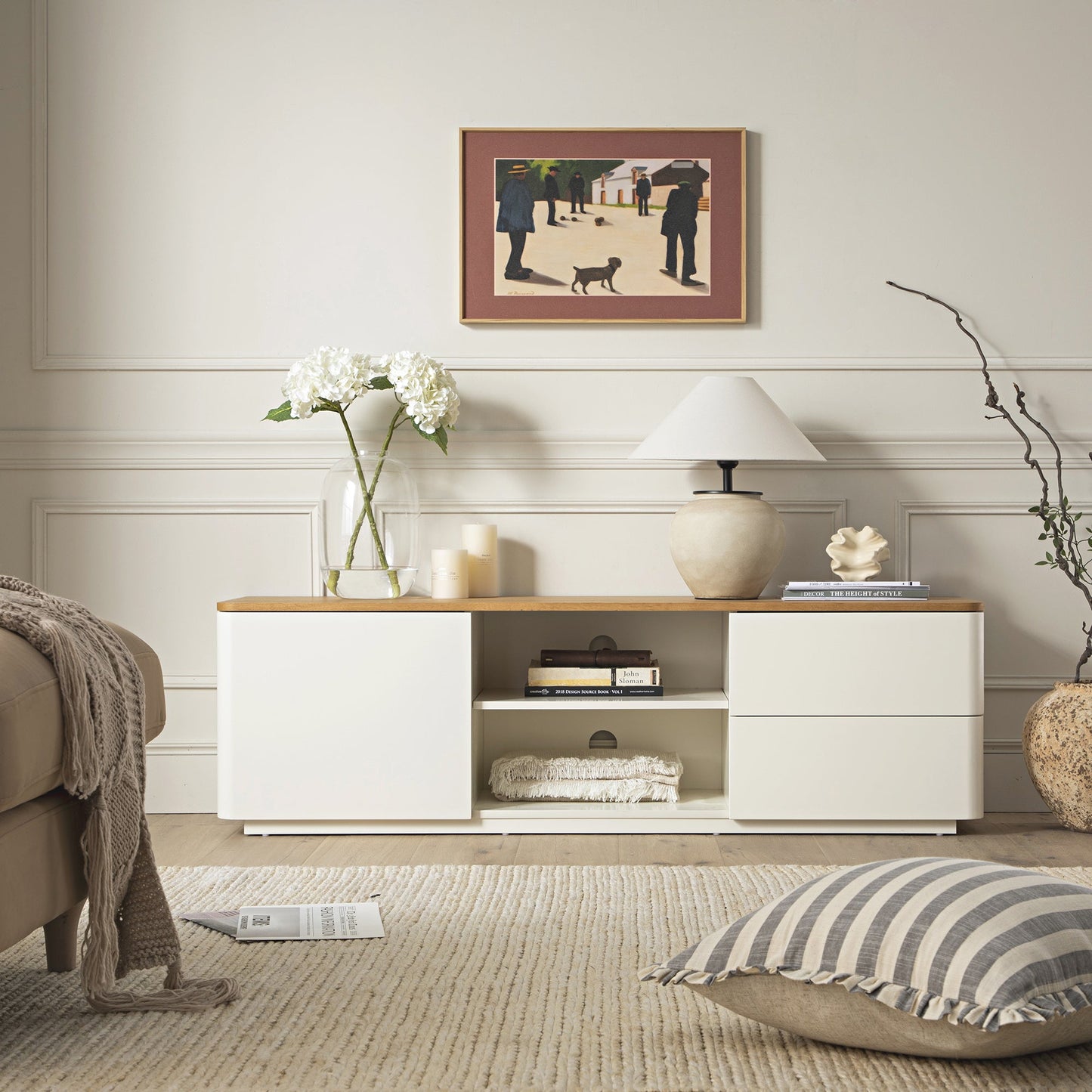 Meuble TV Agnes à bords incurvés, 150 cm de large, blanc