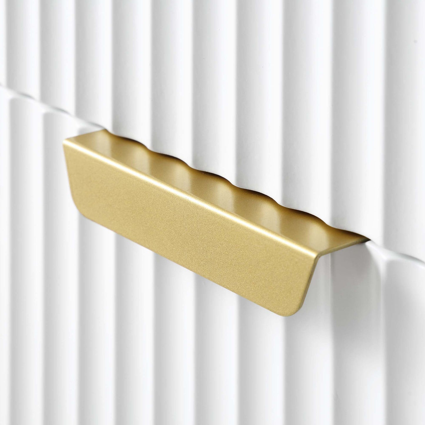 Commode striée Richmond à 5 tiroirs, blanc mat