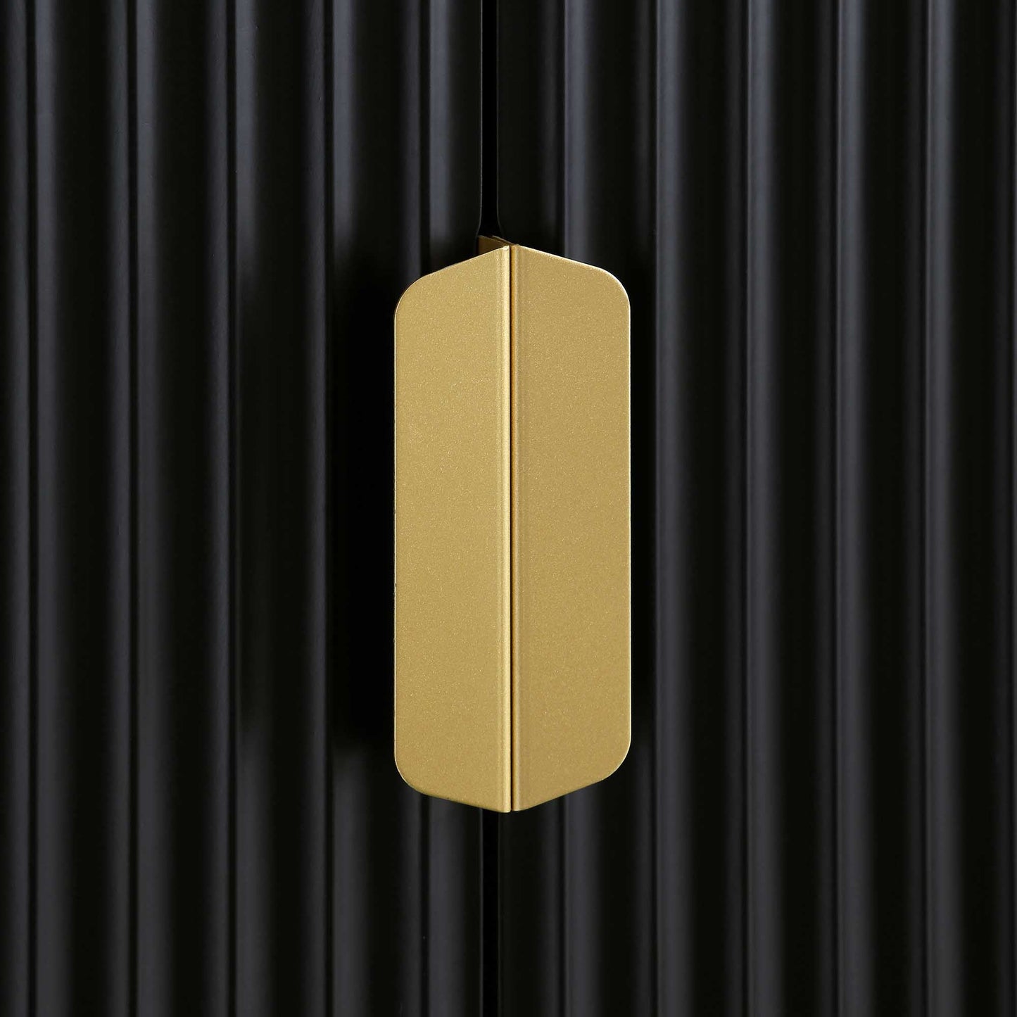 Armoire double striée Richmond avec tiroir, noir mat