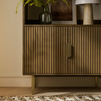 Bibliothèque haute striée Richmond avec portes, frêne foncé