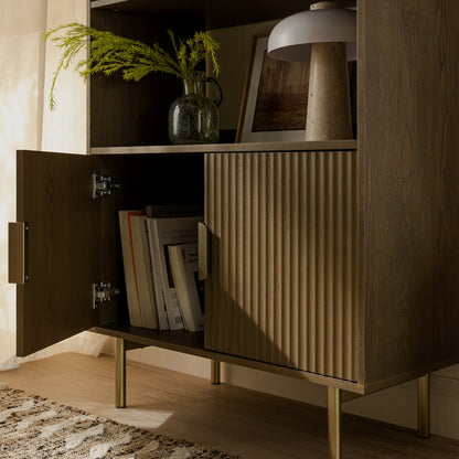 Bibliothèque haute striée Richmond avec portes, frêne foncé