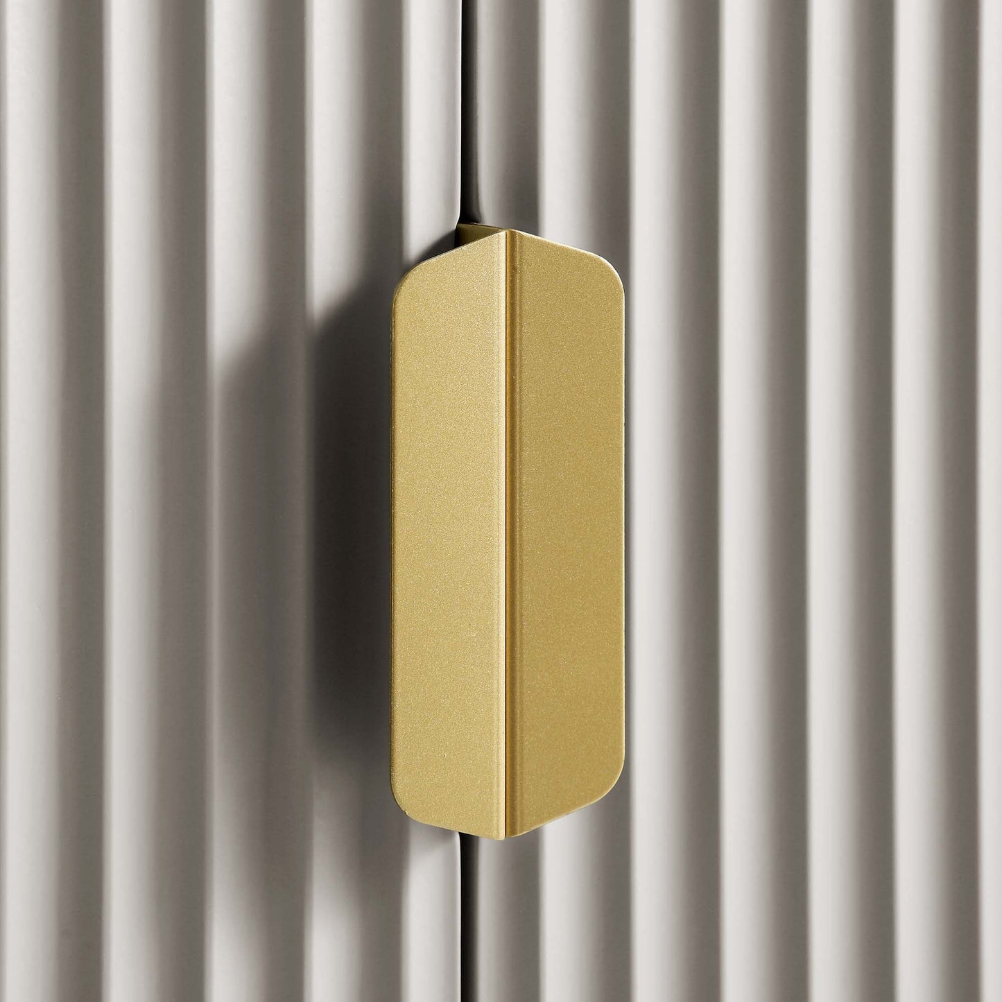 Bibliothèque haute Richmond striée avec portes, taupe mat