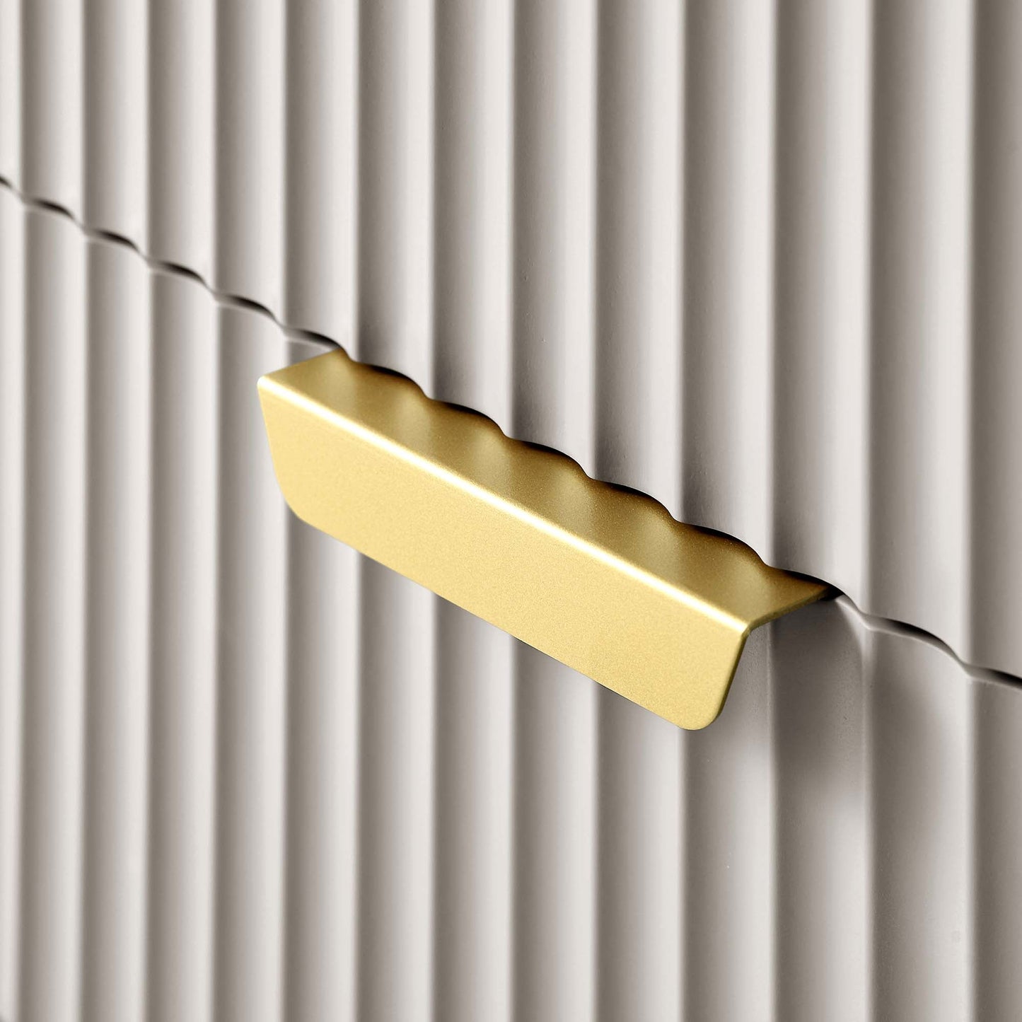 Armoire Richmond striée à 2 portes avec tiroirs, taupe mat