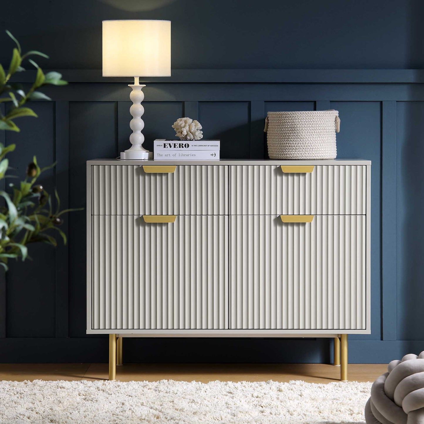 Armoire Richmond striée à 2 portes avec tiroirs, taupe mat