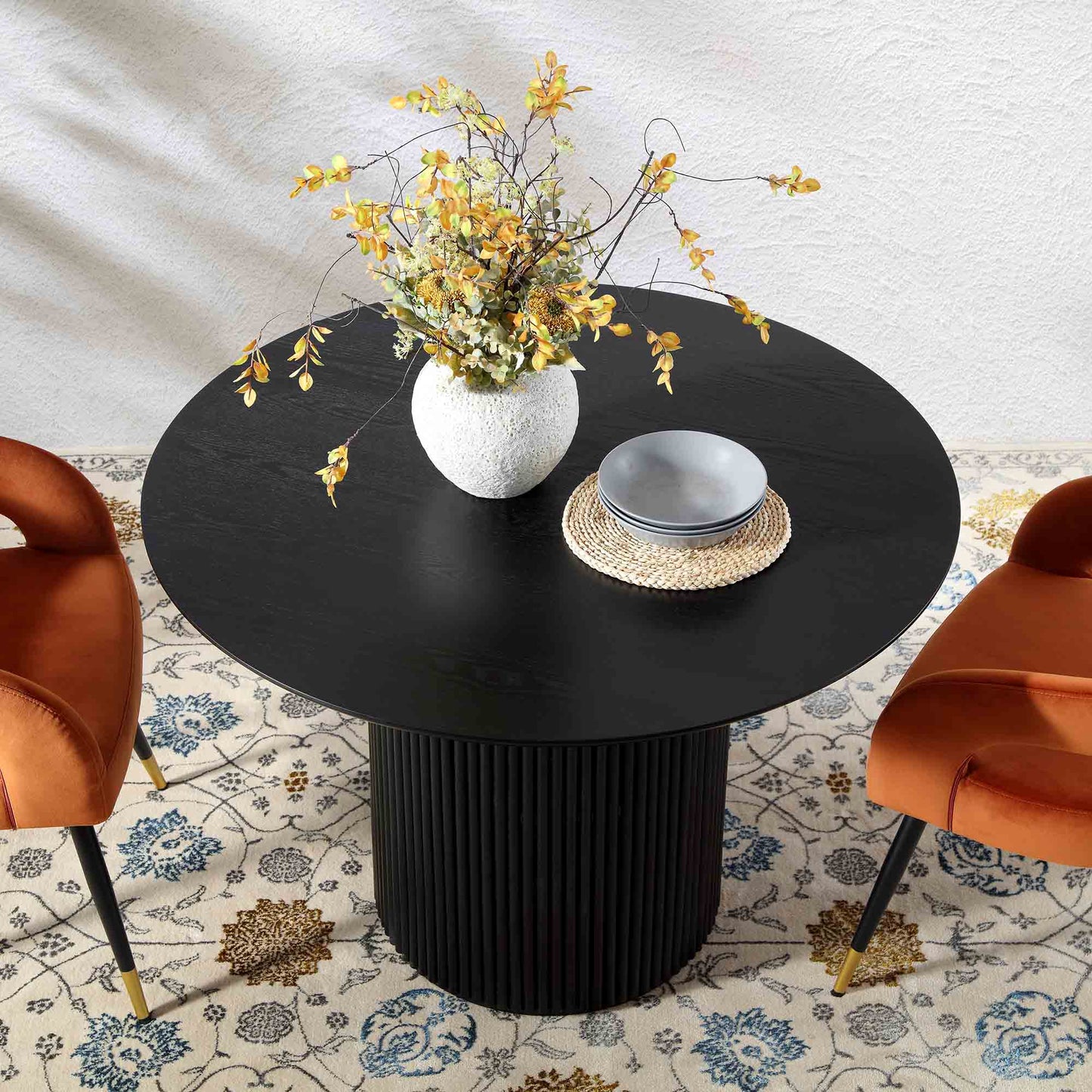 Table à manger ronde Maru en chêne noir