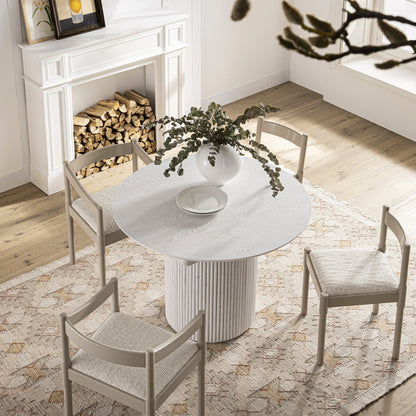 Table à manger ronde extensible Maru 4 à 6 places avec piédestal en chêne, blanc délavé