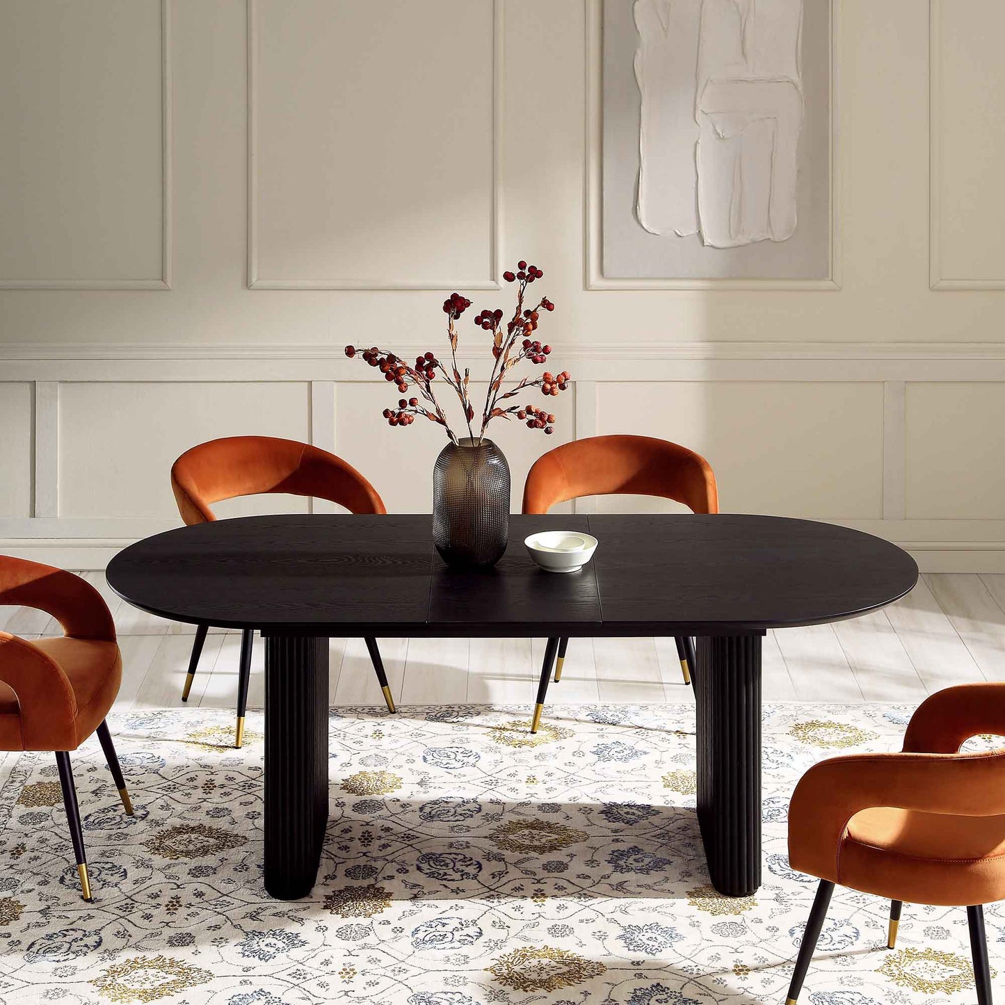 Table à manger ovale extensible Maru 6 à 8 places avec piédestal en chêne, noire