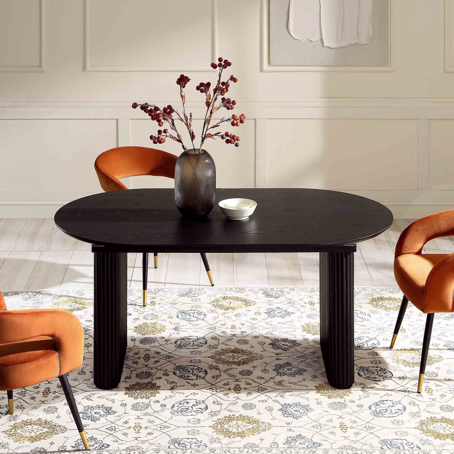 Table à manger ovale extensible Maru 6 à 8 places avec piédestal en chêne, noire