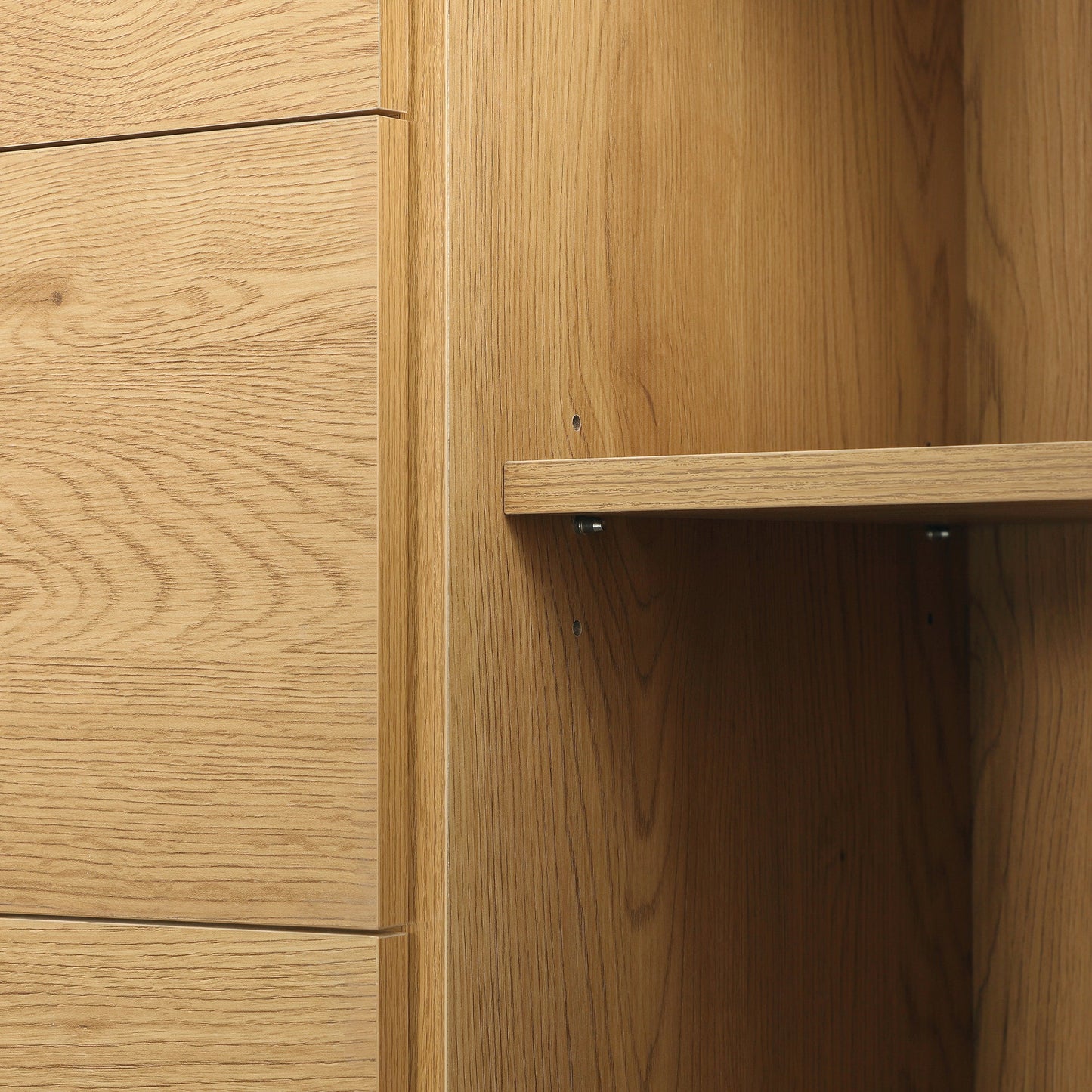 Buffet large Agnes à bords incurvés, 2 portes et 3 tiroirs, naturel