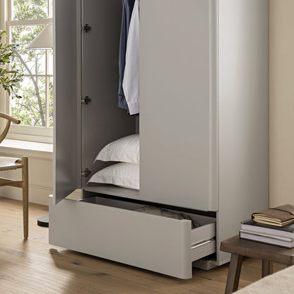 Armoire double à bords incurvés Agnes, gris tourterelle avec plateau en chêne