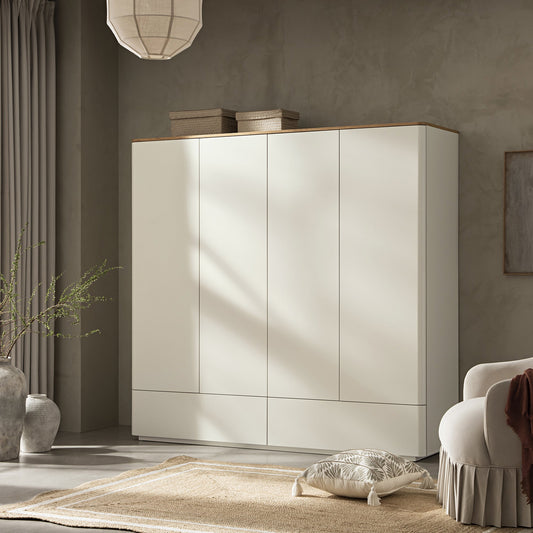 Armoire 4 portes à bords incurvés Agnes, blanc cassé avec plateau en chêne