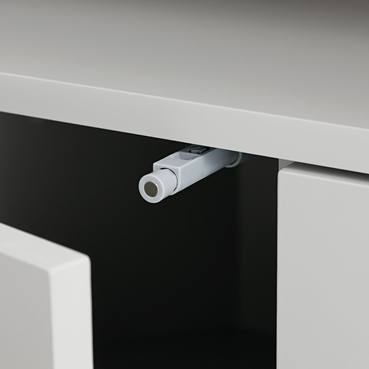 Meuble TV d'angle à bords incurvés Agnes, gris tourterelle avec plateau en chêne