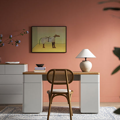 Bureau Agnes à bords incurvés avec rangement, gris tourterelle et plateau en chêne