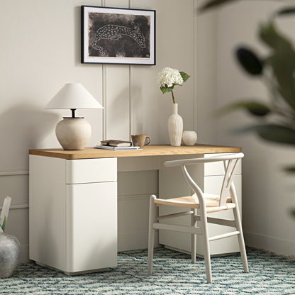 Bureau Agnes à bords incurvés avec rangement, blanc cassé avec plateau en chêne