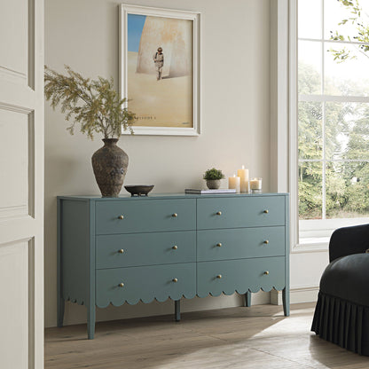 Commode Henley à 6 tiroirs et bords festonnés, 140 cm de large, épicéa bleu