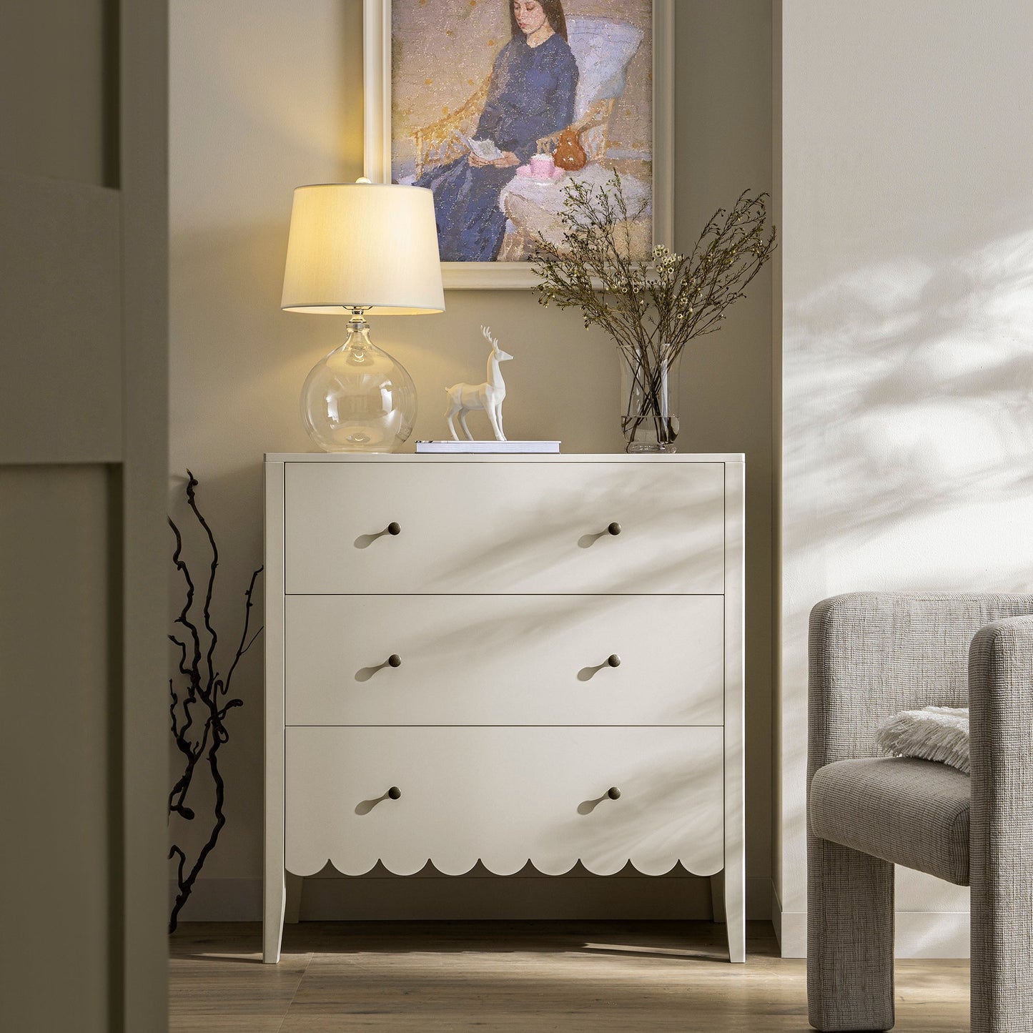 Commode 3 tiroirs à bords festonnés Henley, sable clair