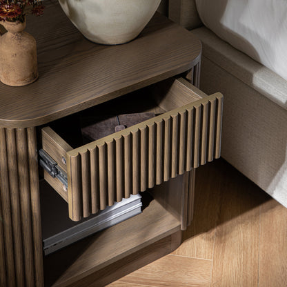 Table de chevet Maru à 1 tiroir, chêne argenté