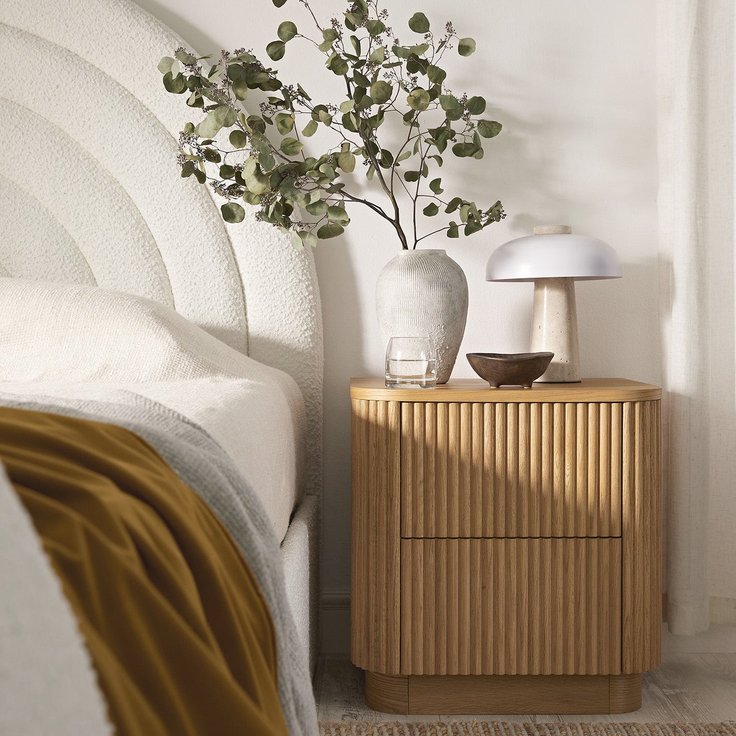 Table de chevet Maru à 2 tiroirs, chêne