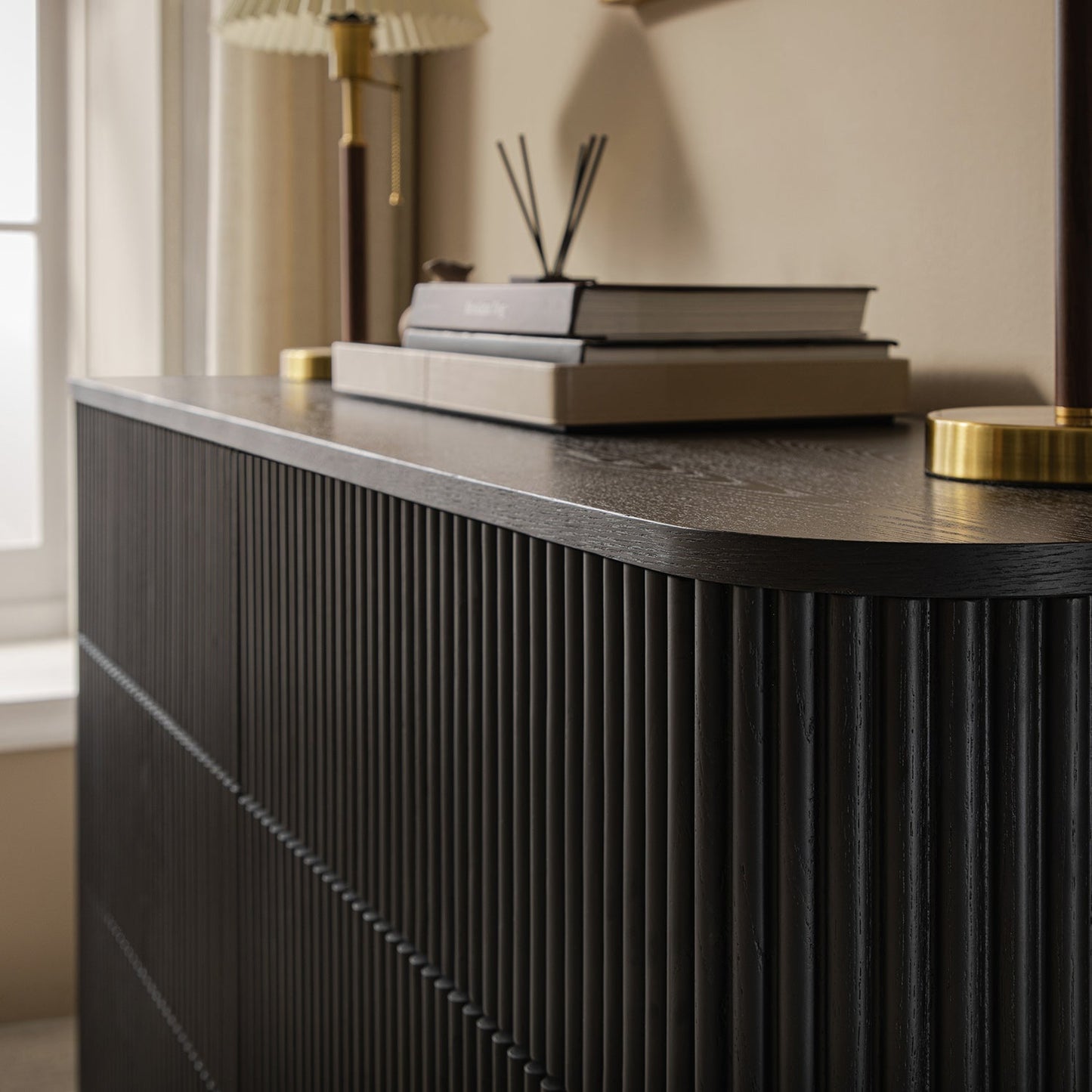 Commode Maru à 6 tiroirs, noire