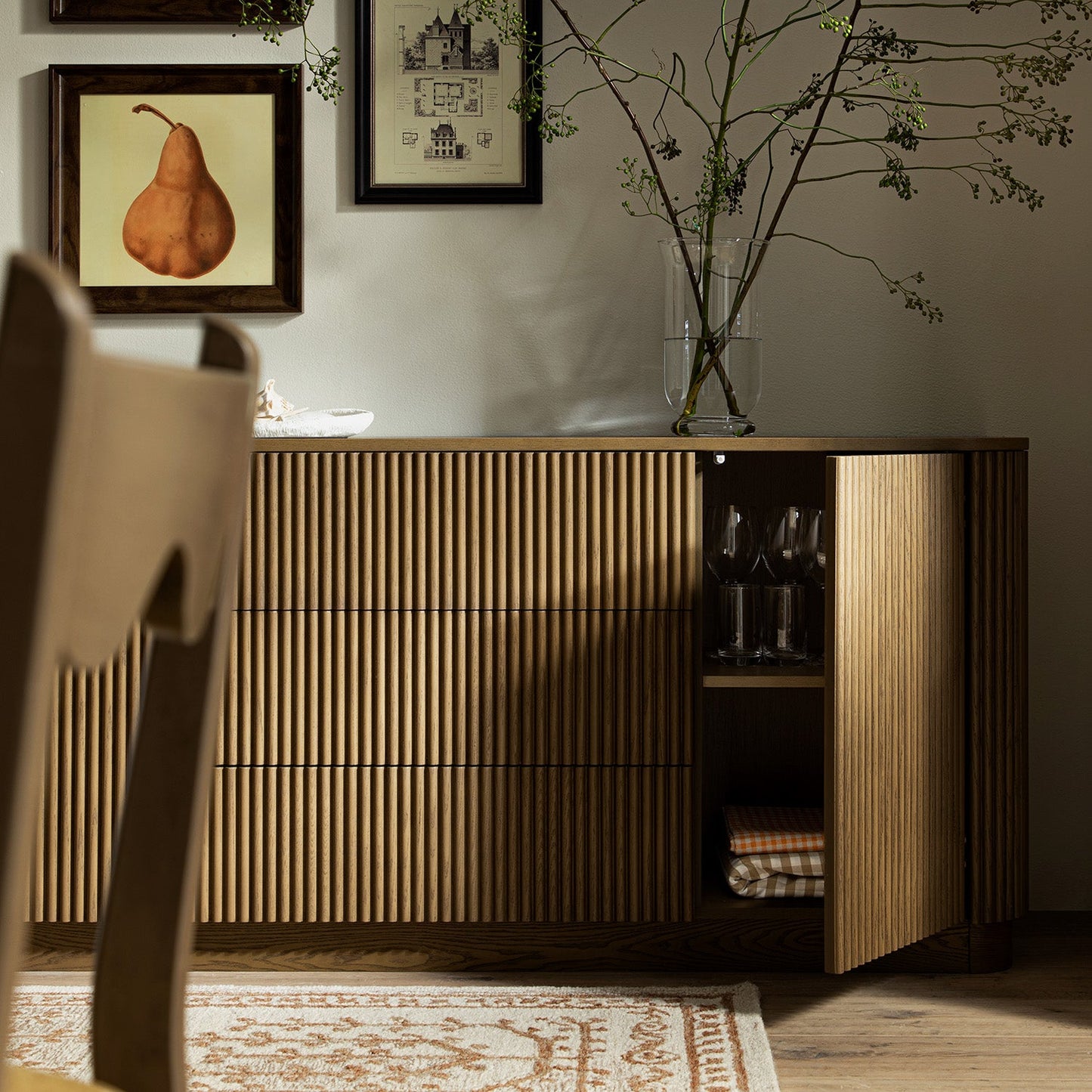 Grand buffet Maru à 2 portes et tiroirs, chêne argenté