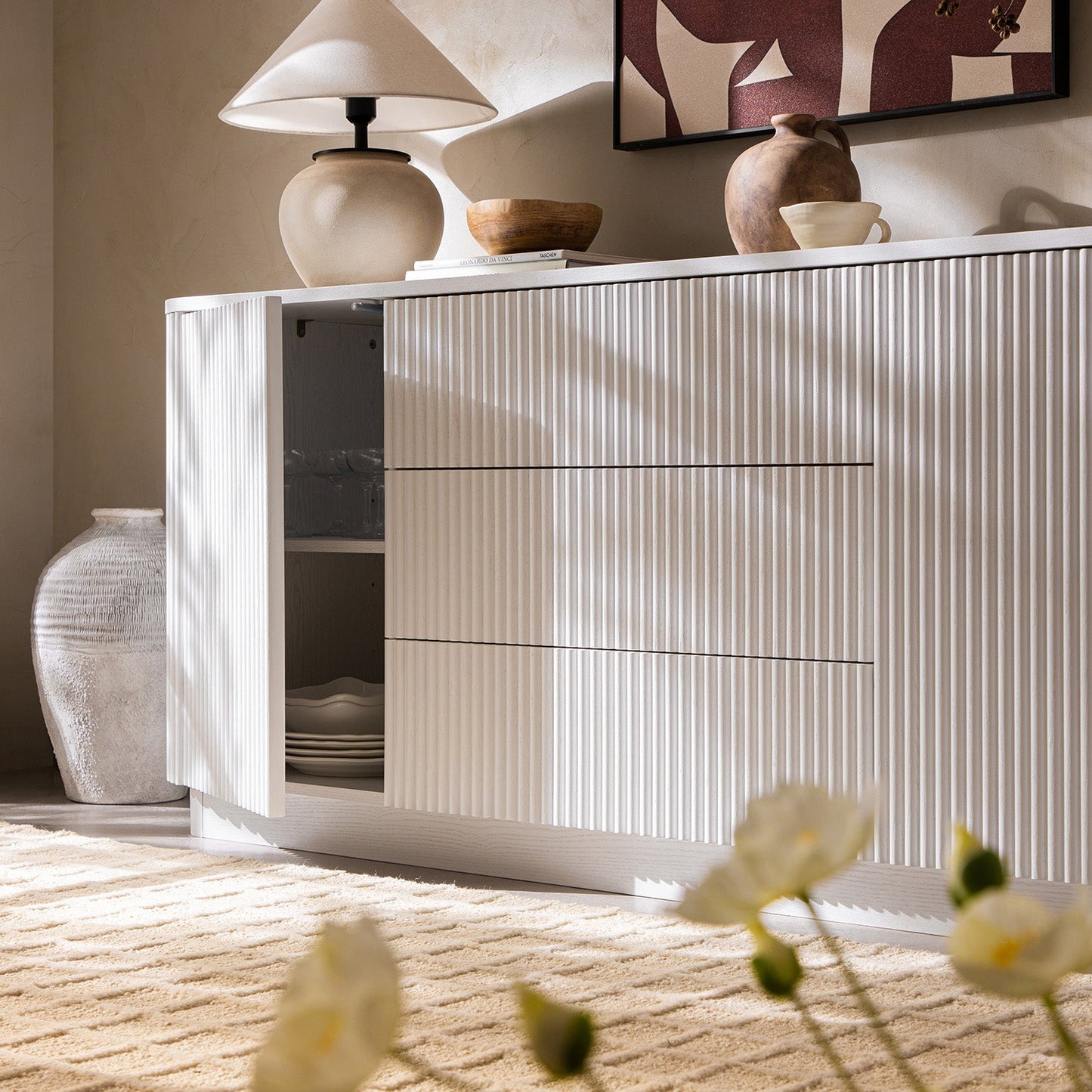 Grand buffet Maru à 2 portes et tiroirs, blanc délavé