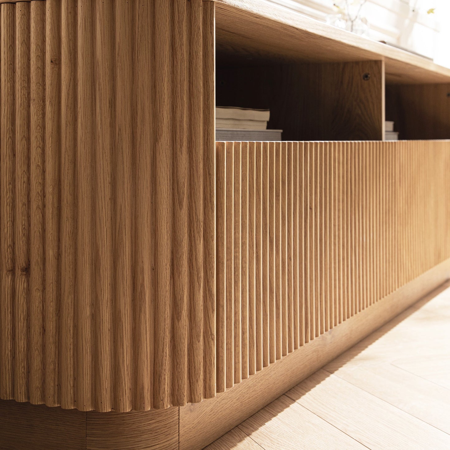 Meuble TV Maru 162 cm avec tiroirs, chêne