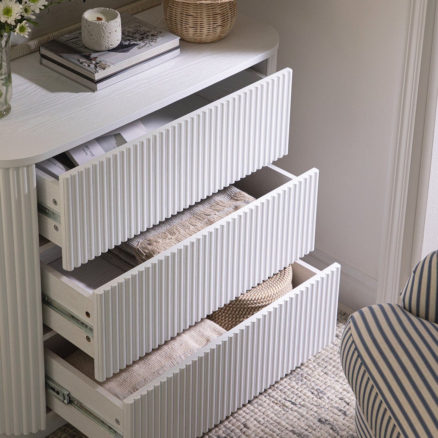 Commode 3 tiroirs Maru, blanc délavé