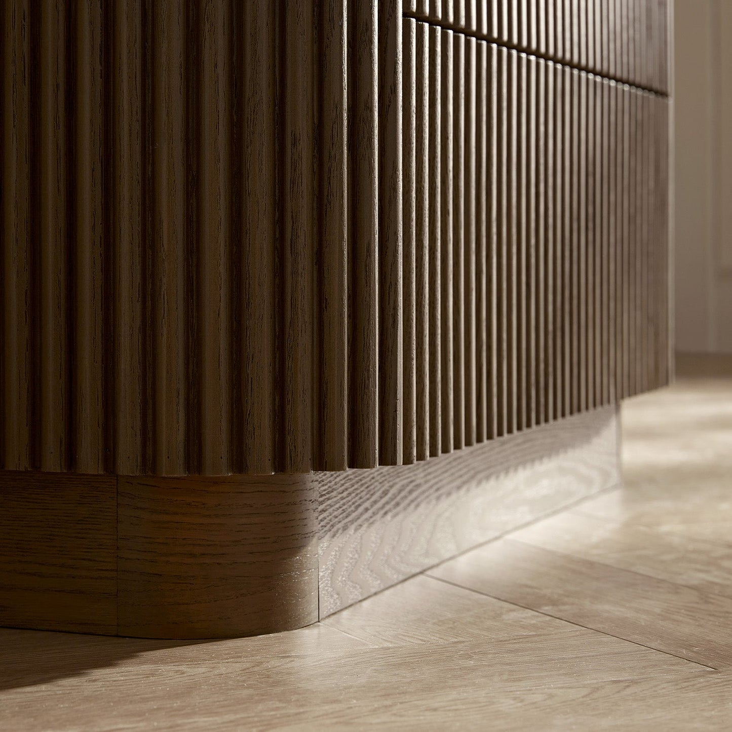 Commode Maru à 5 tiroirs, chêne argenté