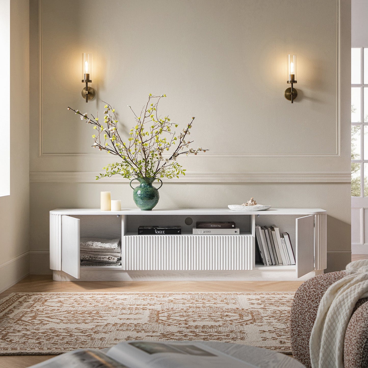 Meuble TV Maru 200 cm de large avec tiroirs, blanc délavé