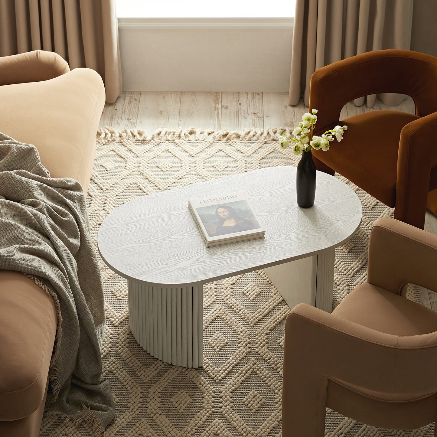 Table basse ovale Maru, blanc délavé