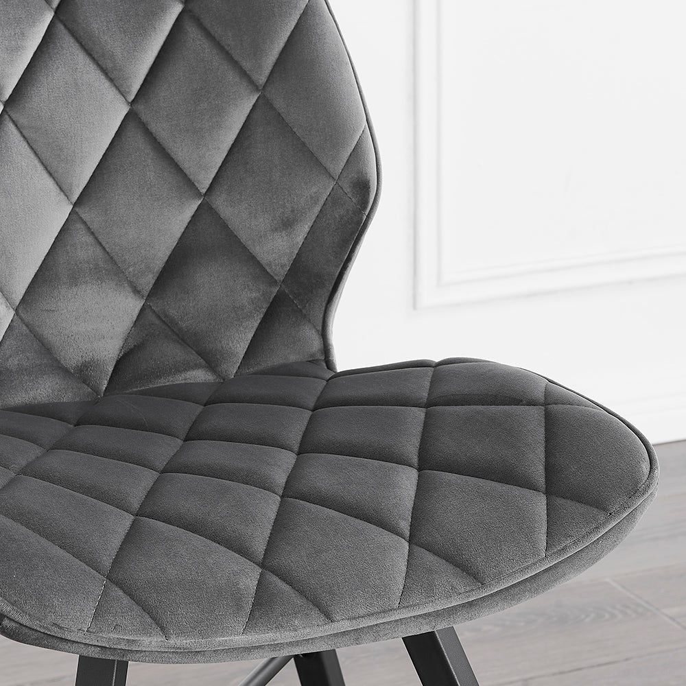 Lot de 2 chaises de salle à manger Ampney en velours à motif diamant avec pieds en métal (velours gris foncé)