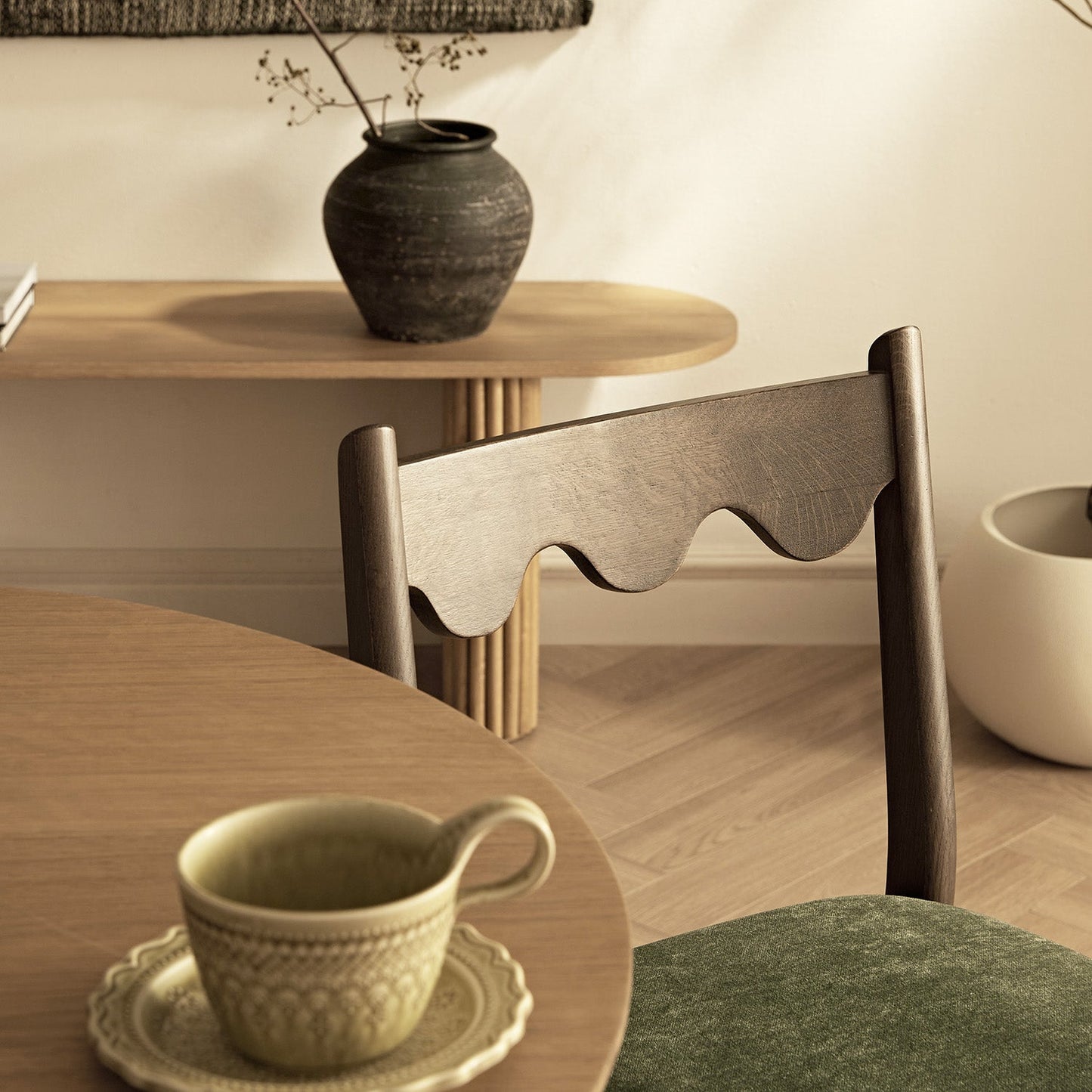 Ensemble de 2 chaises de salle à manger Ludlow, chenille vert forêt | Noyer foncé